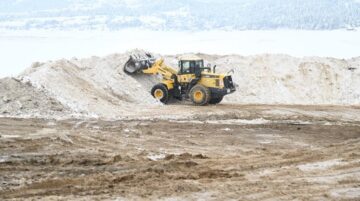 İki bin kamyon kar baraja taşındı