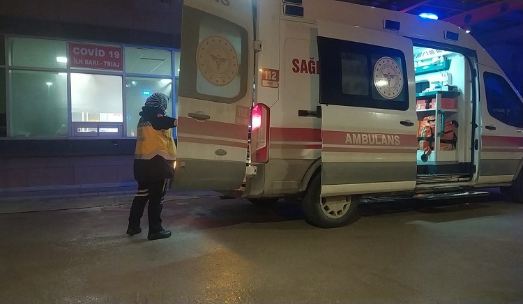 Kazara kendini bacağından vurdu!