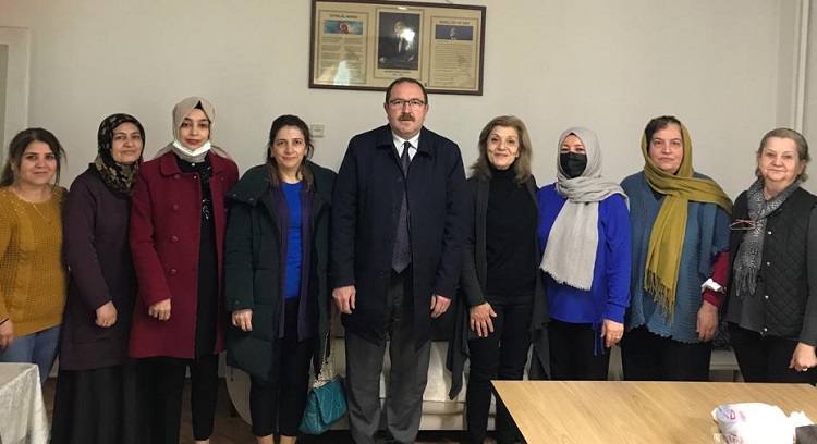 Kanser derneklerini ziyaret etti