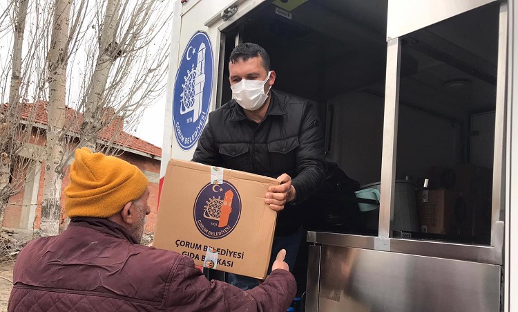 Belediyeden Eşme Köyüne yardım