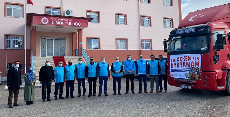 Çorum’dan Suriye’ye 4 tır yardım