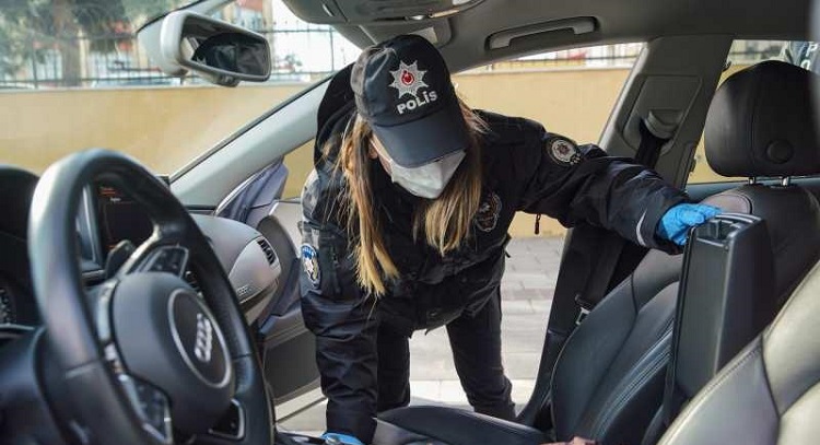 Aracında yasaklı ürünler bulundu!