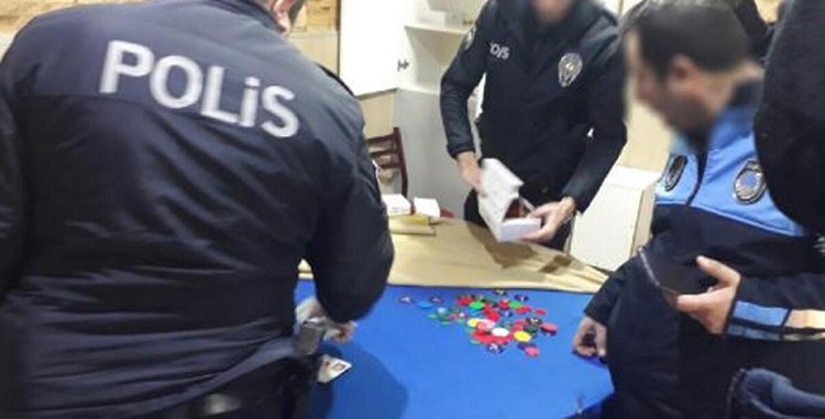 Kumar baskınında uyuşturucu çıktı!