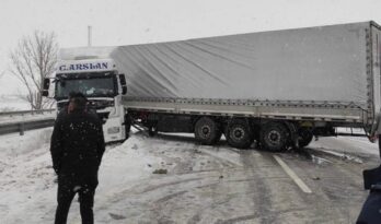 Kaza nedeniyle ulaşım aksadı