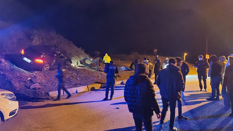 Üzücü kazada 2 arkadaş can verdi