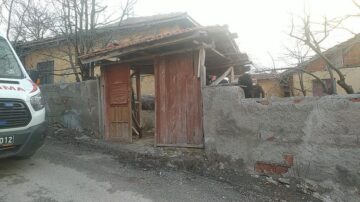 Eski evine giderek canına kıydı!