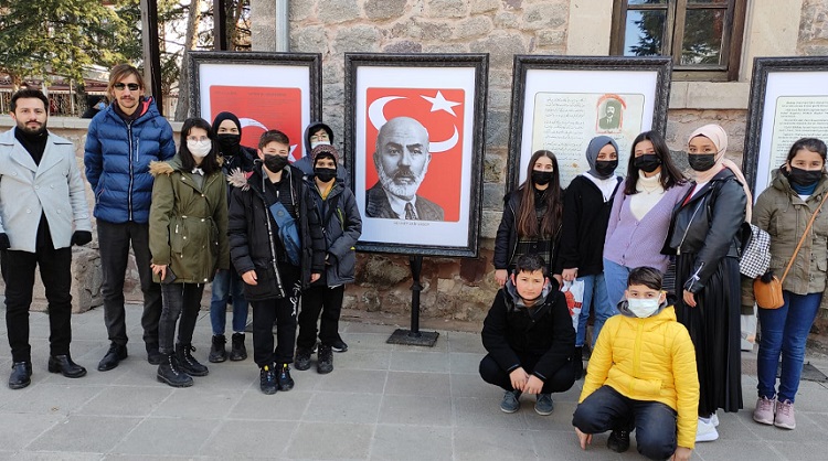Milli şairin müze evini ziyaret ettiler