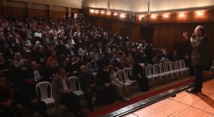 Programda salon doldu taştı