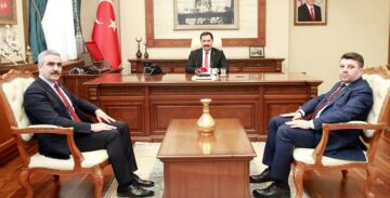 Çorumlu Vali’yi ziyaret ettiler