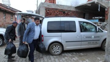 Belediye’den Eşme Köyüne gıda yardımı