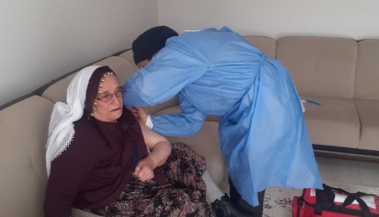 Onların aşıları evlerinde yapılıyor