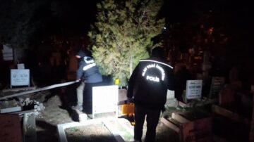 Ulu mezarlıkta polis tüfek aradı!