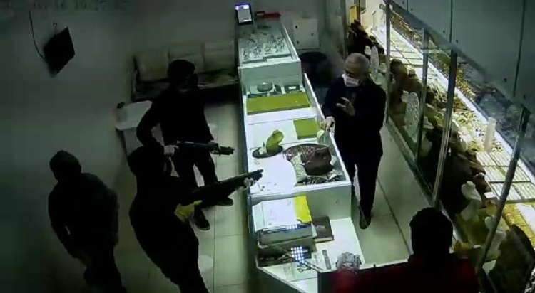 Kuyumcu soygunu böyle yaşandı!