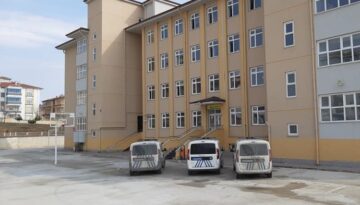 Öğrenci okula tüfekle geldi!