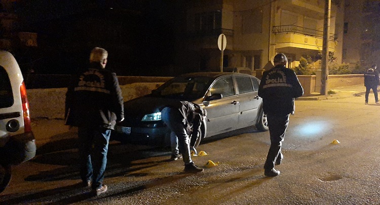 Gece sokakta silah sesleri!