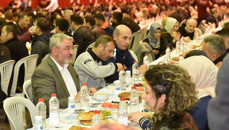 Belediye personeli iftarda buluştu