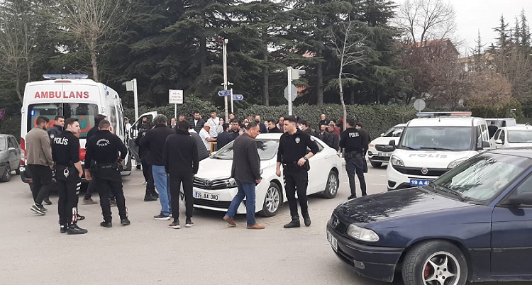 Kavgada genç silahla vuruldu!