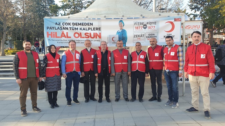 Kızılay Ramazan bağış standı açtı