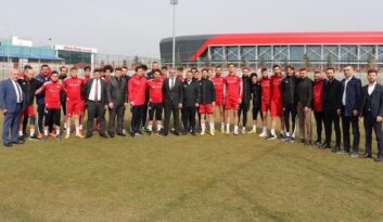 MHP’den Çorum FK’ya moral ziyareti