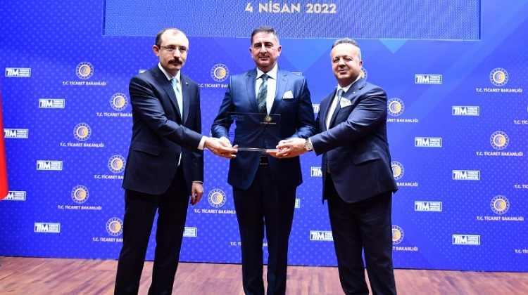 Ticaret Bakanından Çenesiz’e plaket