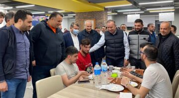 Öğrenci yurdunda sahur programı