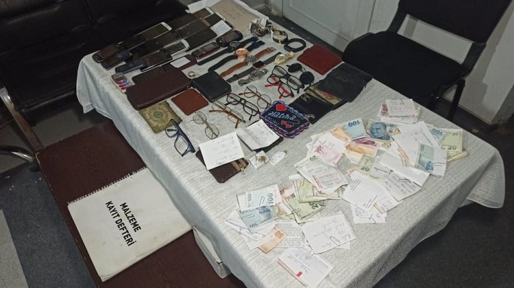 Kayıp eşyalar sahiplerini bekliyor!