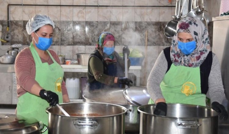 Aşevinden 500 kişiye sıcak yemek
