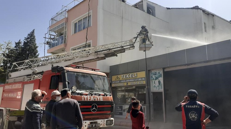 İşyerinde çıkan yangın korkuttu