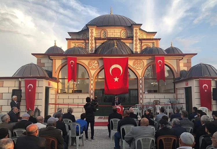 Yapımı 12 yıl süren cami ibadete açıldı