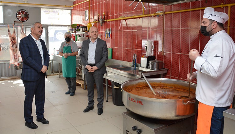 Günlük sıcak yemek ve pide ikramı