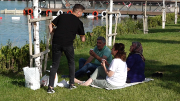 Belediye’den vatandaşı serinleten ikram