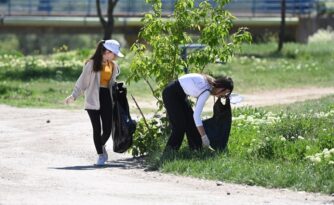 Çomar barajının etrafını temizlediler