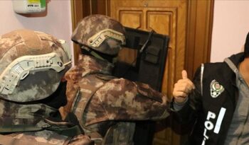 Polis silah ve mühimmat yakaladı