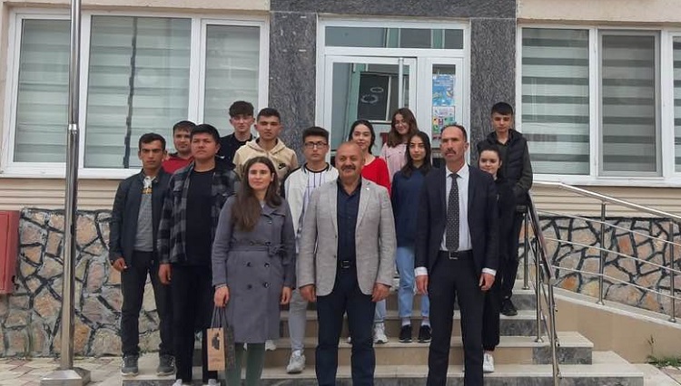 Başkan lise öğrencilerini ağırladı