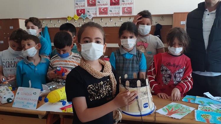 Mutfak atıklarından gübre ürettiler