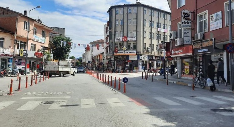 Trafik yoğunluğuna çözüm aranıyor