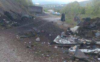 Kamyon uçurumdan aşağı düştü!