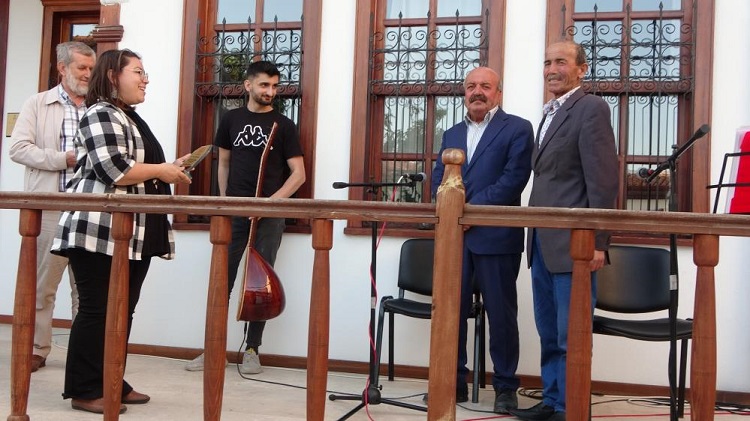Halk ozanları gençlerle buluştu