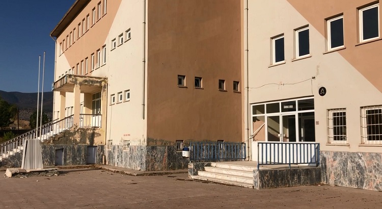 11 yıldır perişan durumda bekliyor!