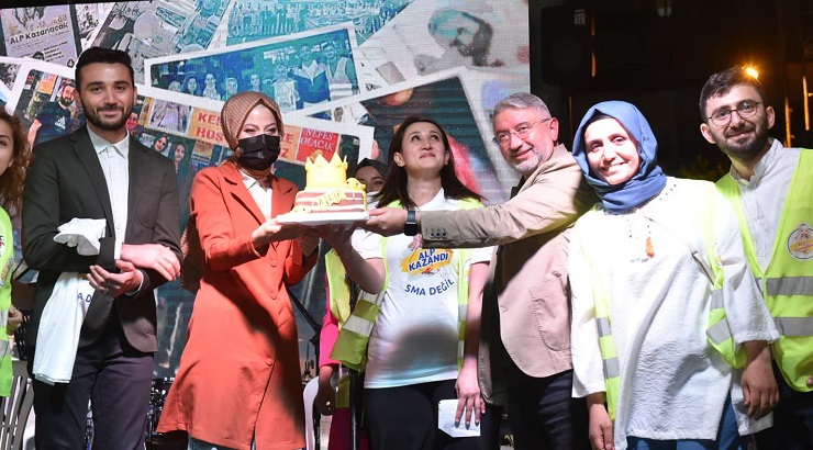 Minik Alp dualarla uğurlandı