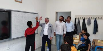 Aşgın yaz kurslarını ziyaret etti