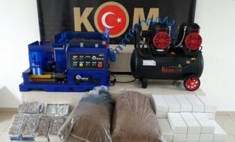 Polisler depoya baskın düzenledi!