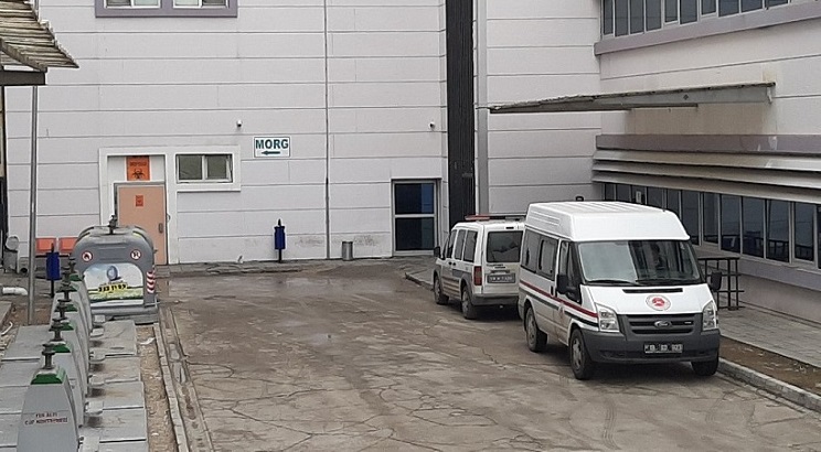 Evinin banyosunda canına kıydı