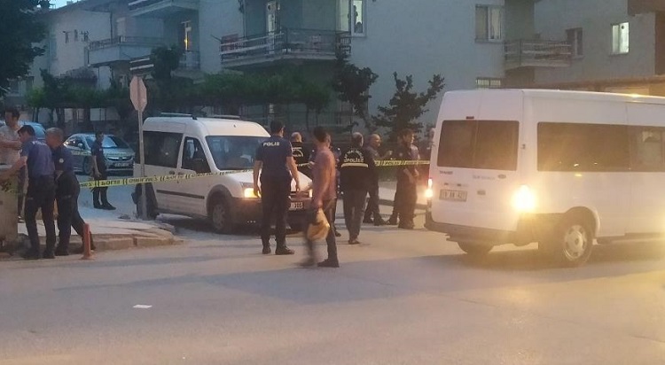 Sokak ortasında baldızını infaz etti!