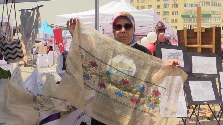 Sergideki bu kumaşa yoğun ilgi!