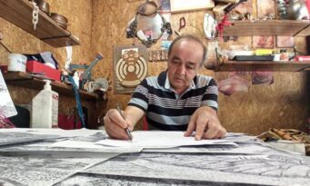 Çizdiği resimlerle dikkat çekiyor!