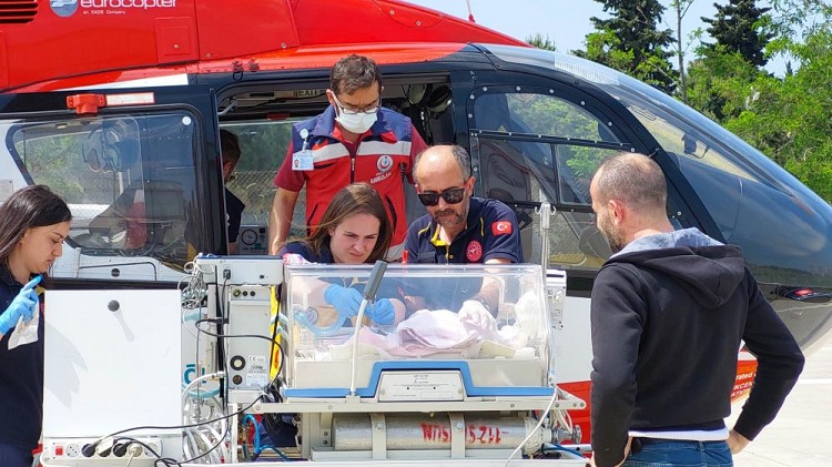 Parmak bebek için helikopter geldi