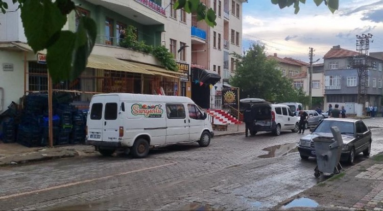 Tartıştığı annesini tüfekle vurdu!