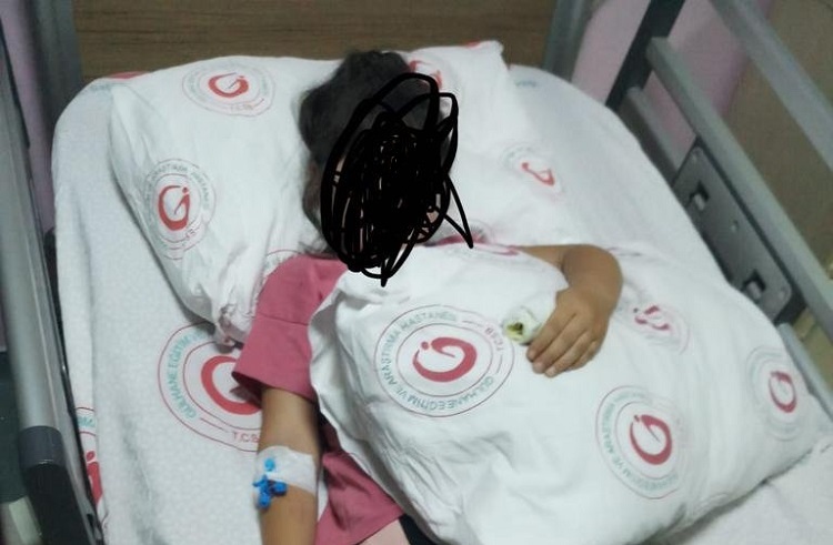 7 yaşındaki kızın parmağı koptu!