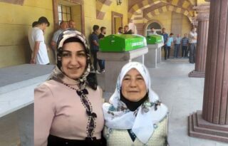 Anne ve kızına hüzünlü veda!